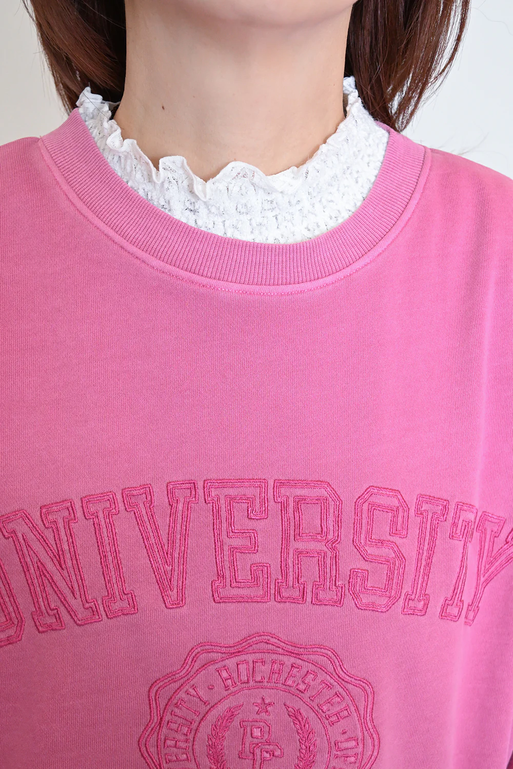 カレッジ刺繍ピグメント裏毛トレーナー - Image 22