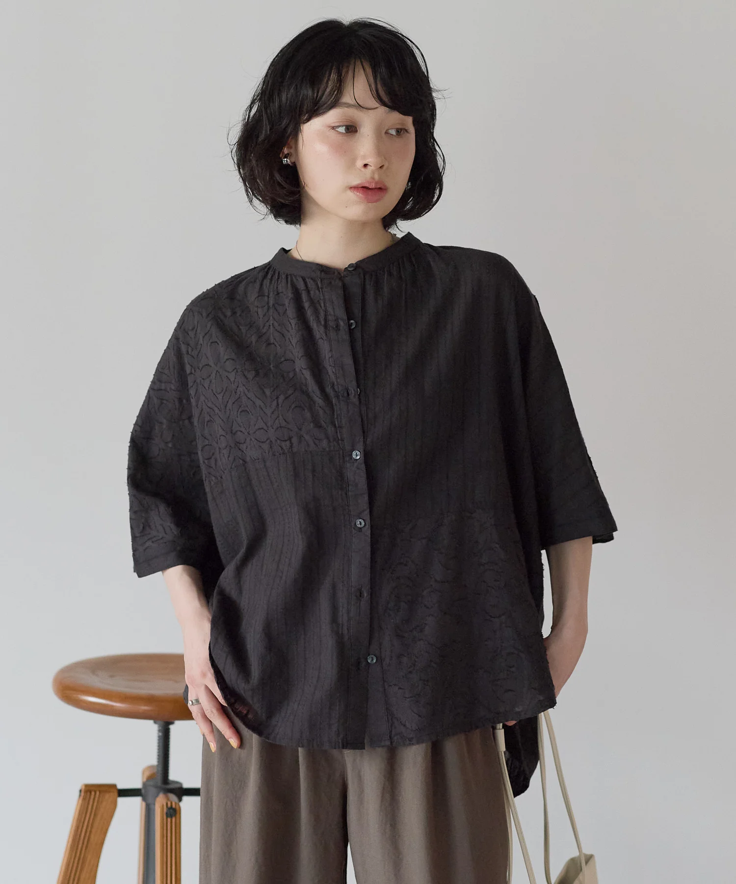 ふわ軽コットンパッチワーク刺繍レースブラウス - Image 11