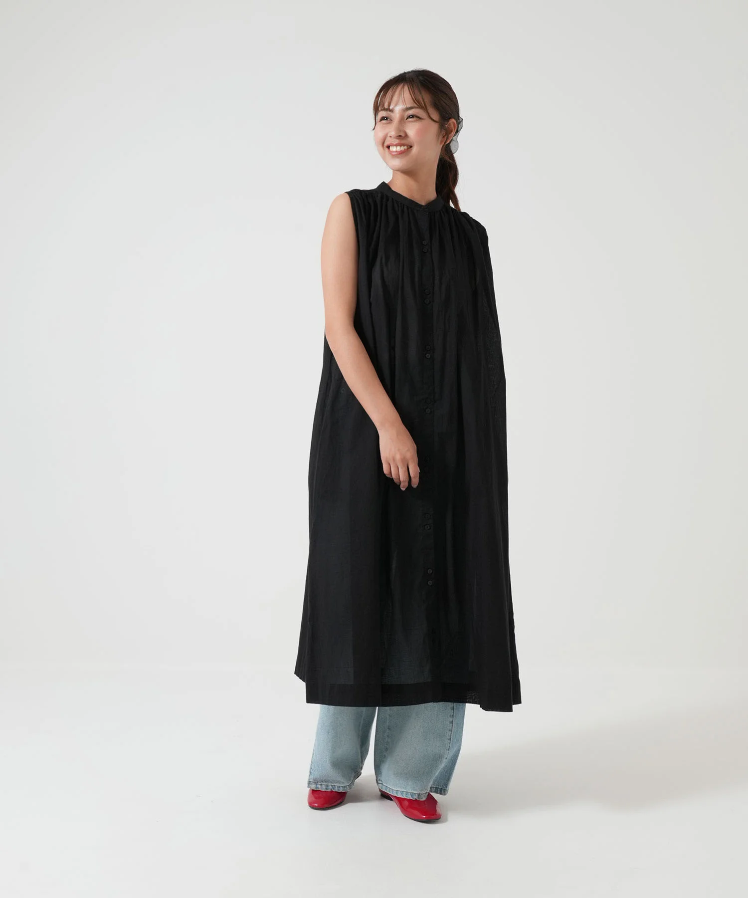 ふわ軽コットンシアーノースリーブワンピース - Image 11