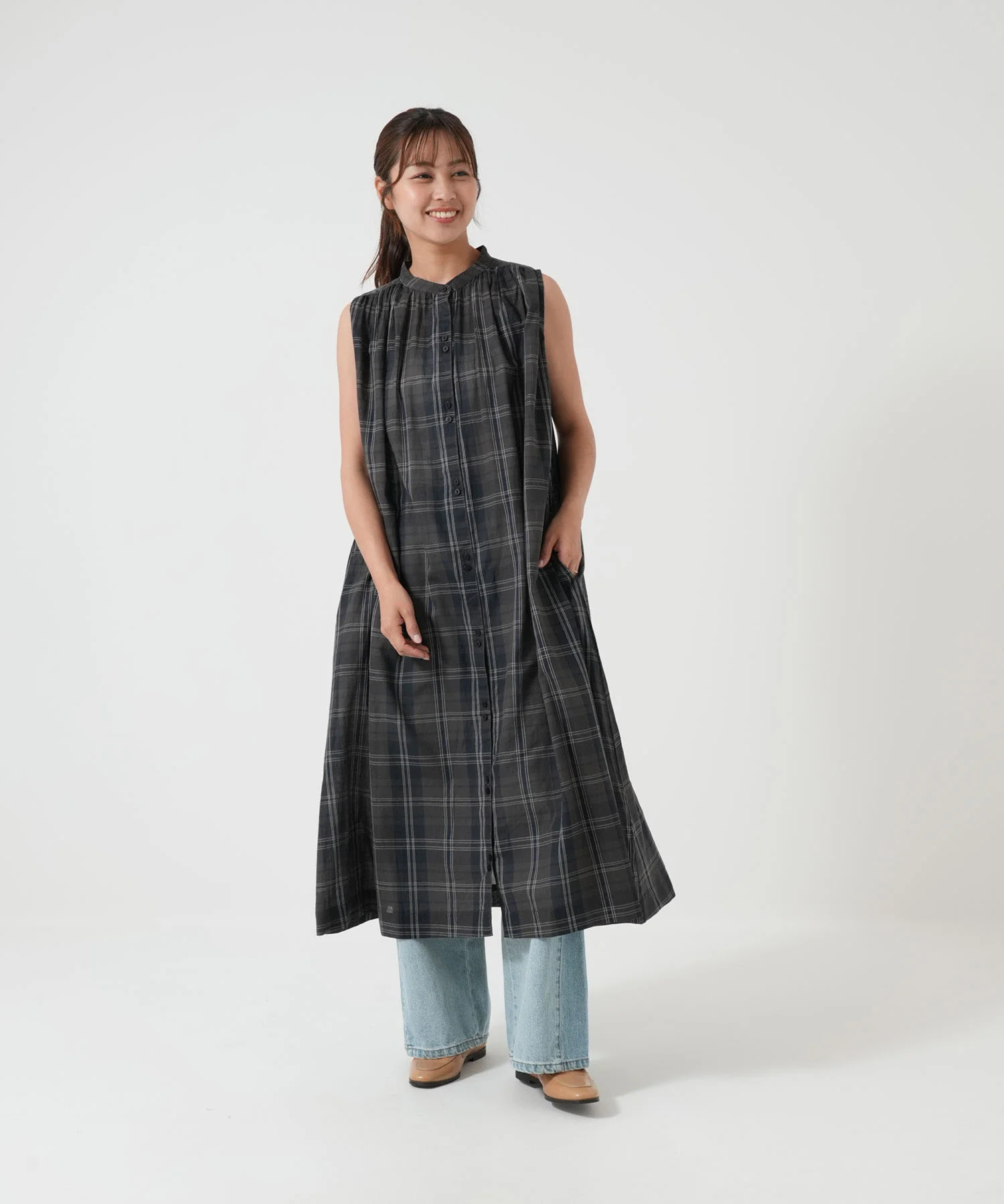 ふわ軽コットンシアーノースリーブワンピース - Image 12