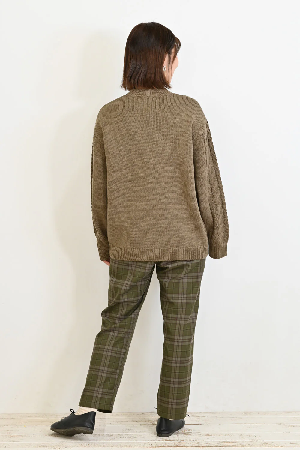 ほっこりカラーの袖ケーブルニット - Image 47