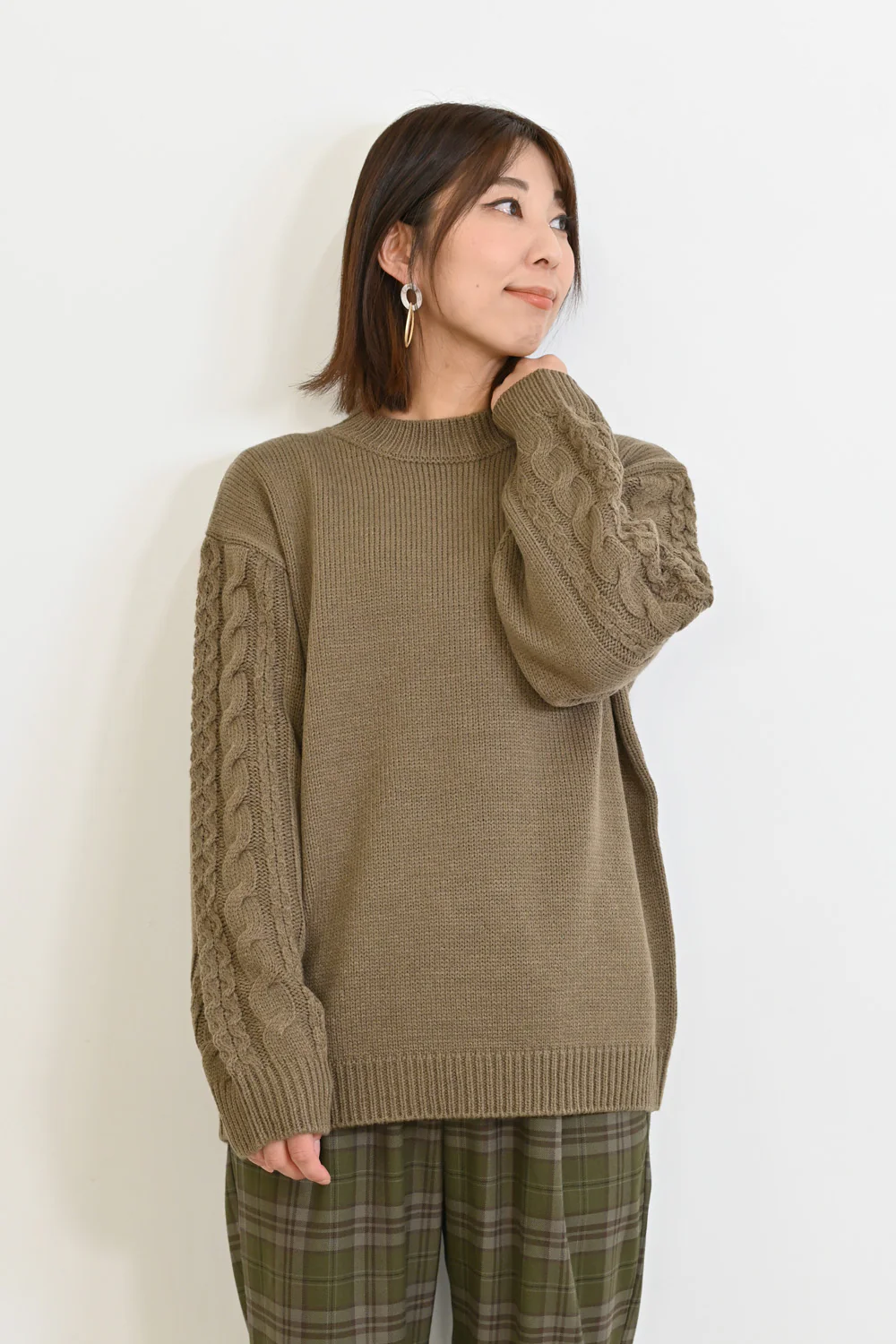ほっこりカラーの袖ケーブルニット - Image 48