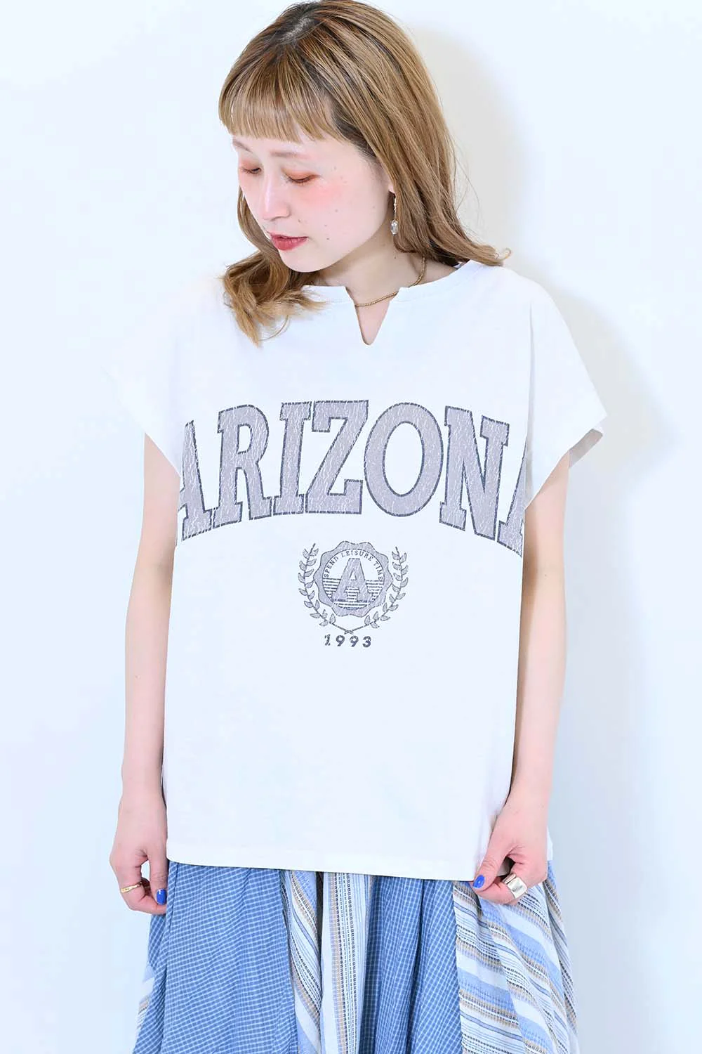 【charmmy】Vカットネックフレンチ袖Tee - Image 3