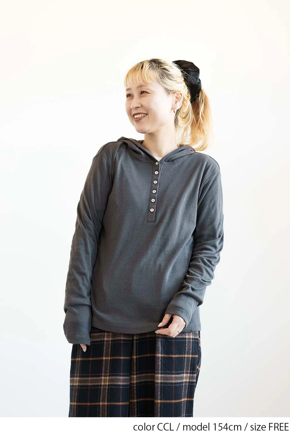 やわらかストレッチ長袖フーディー - Image 11