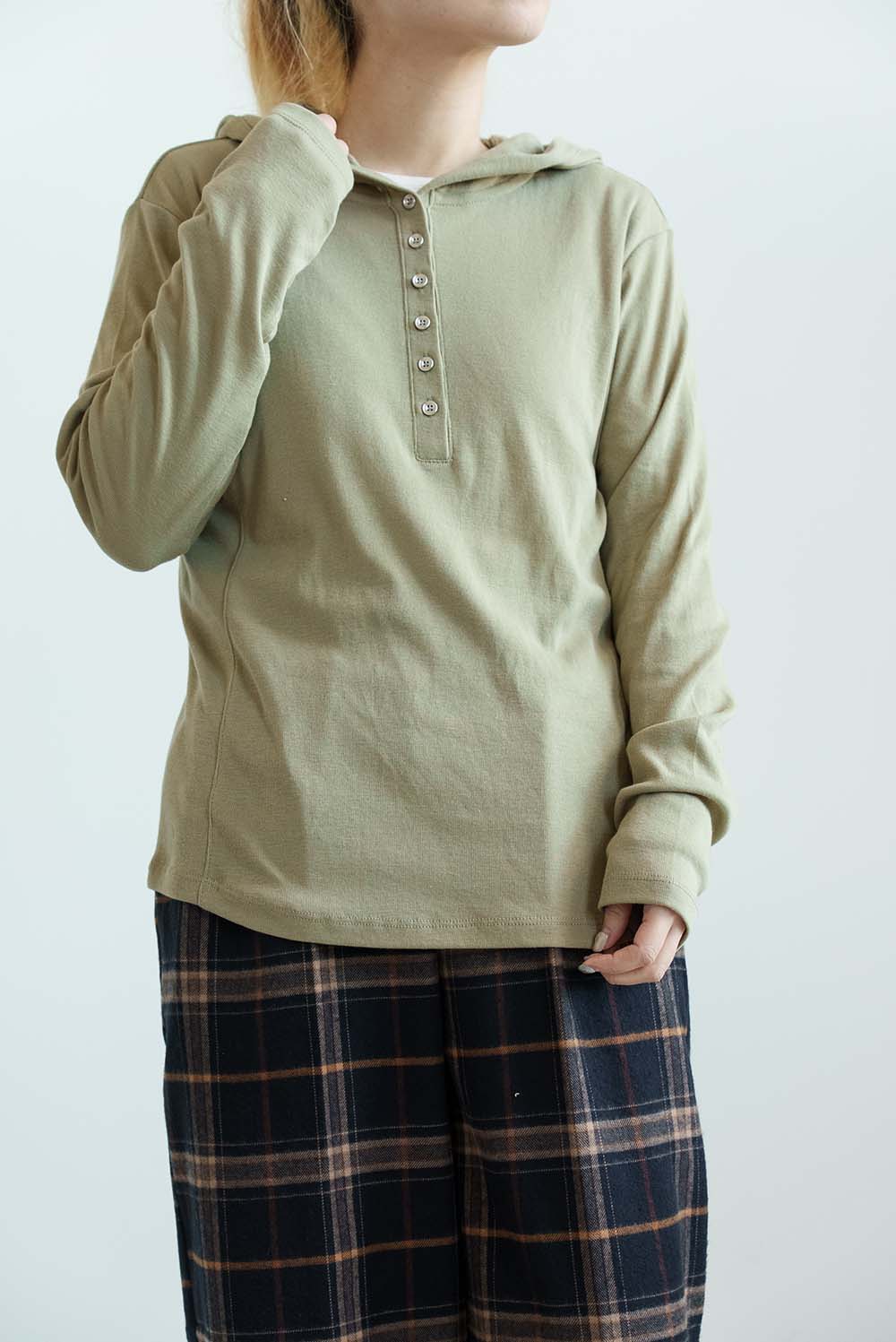 やわらかストレッチ長袖フーディー - Image 4