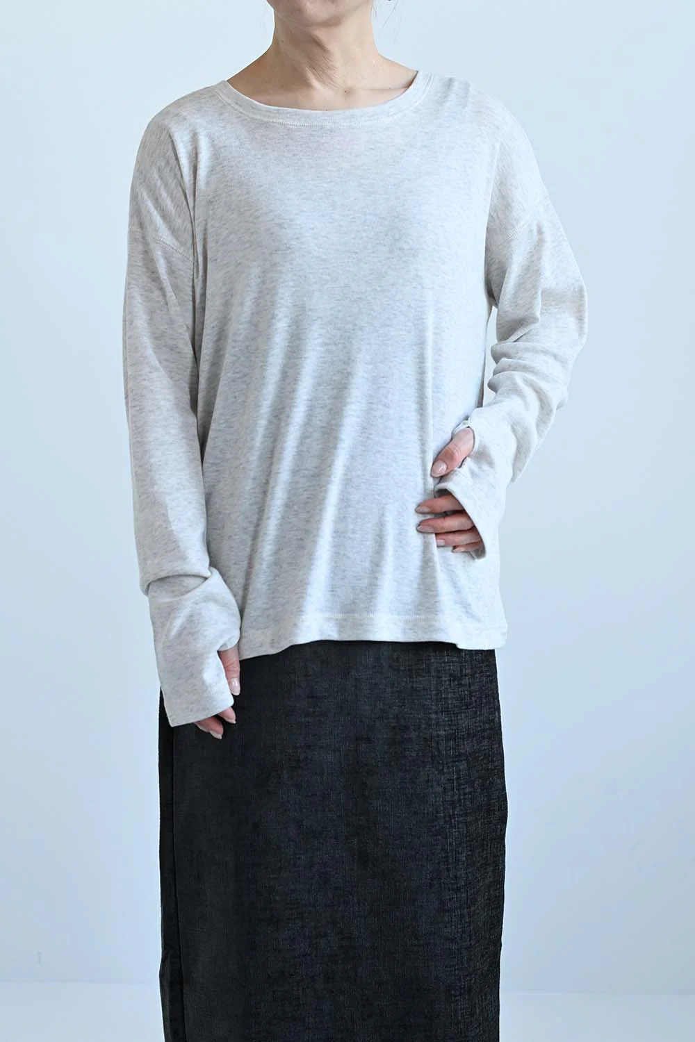 やわらかストレッチ長袖指穴Tee - Image 2