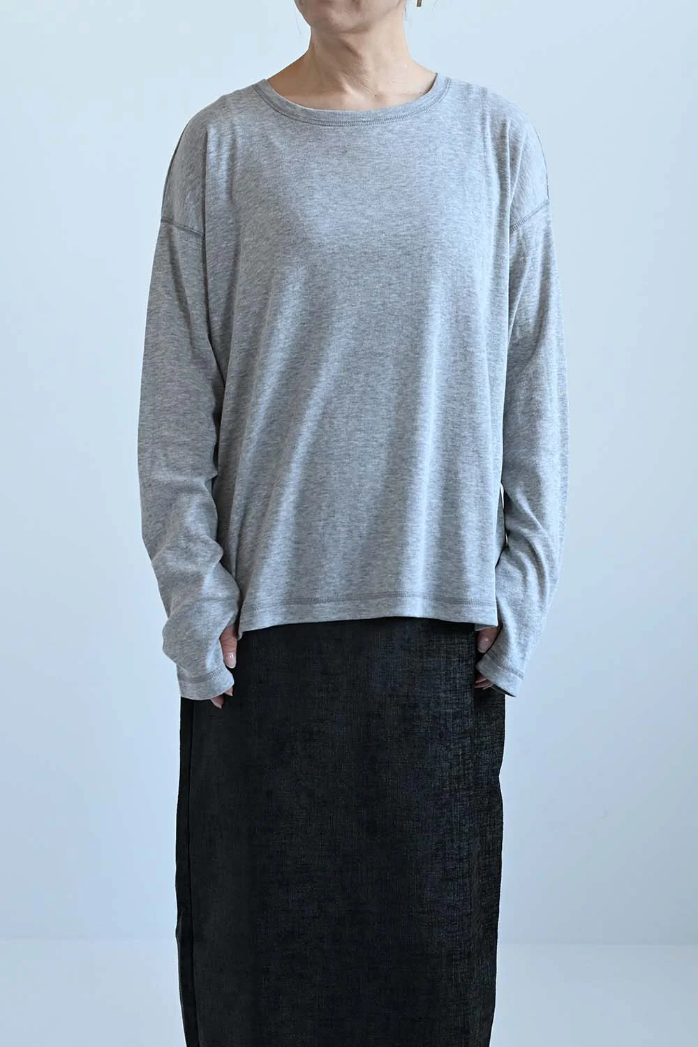 やわらかストレッチ長袖指穴Tee - Image 3