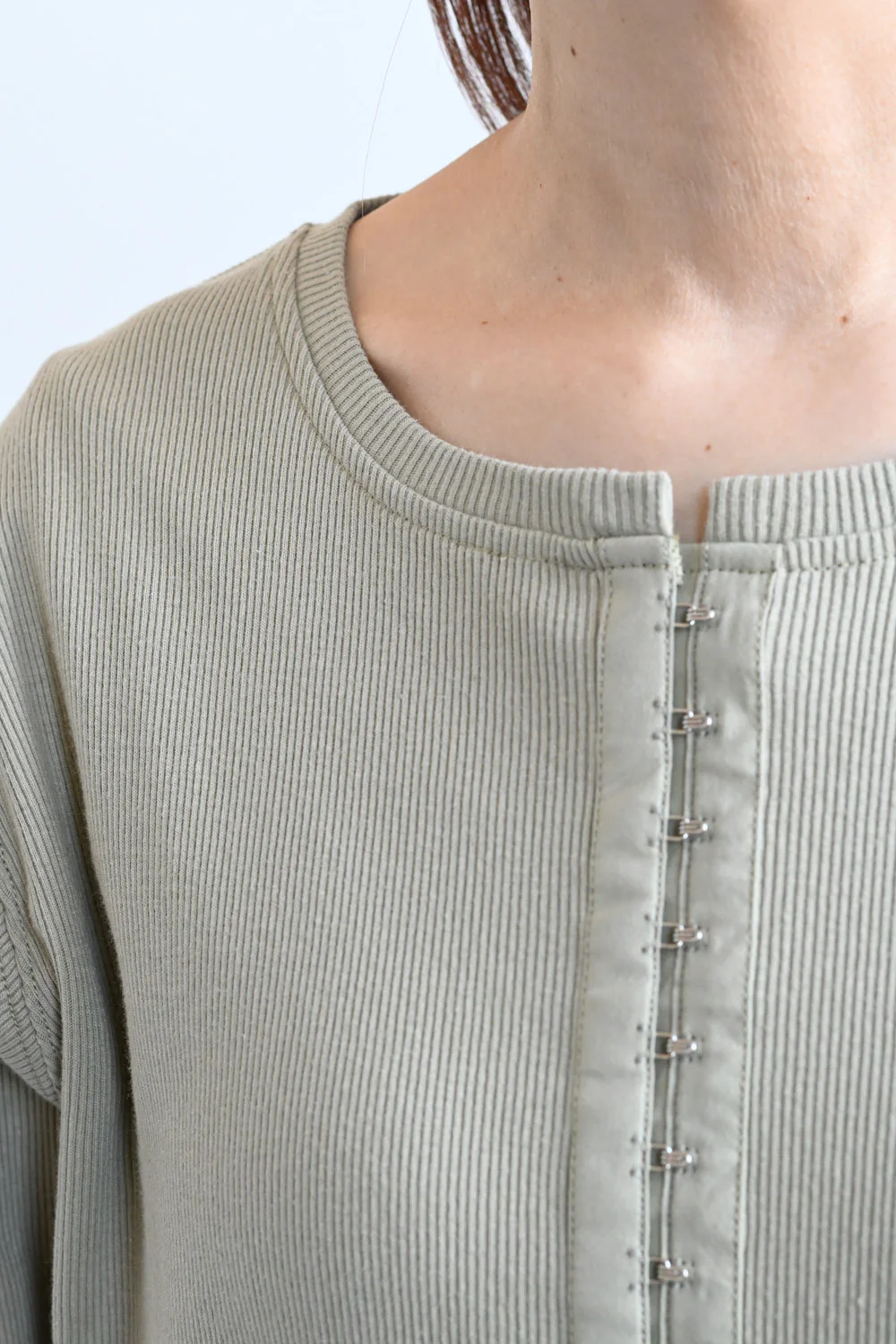 フロントホックプルオーバー - Image 18