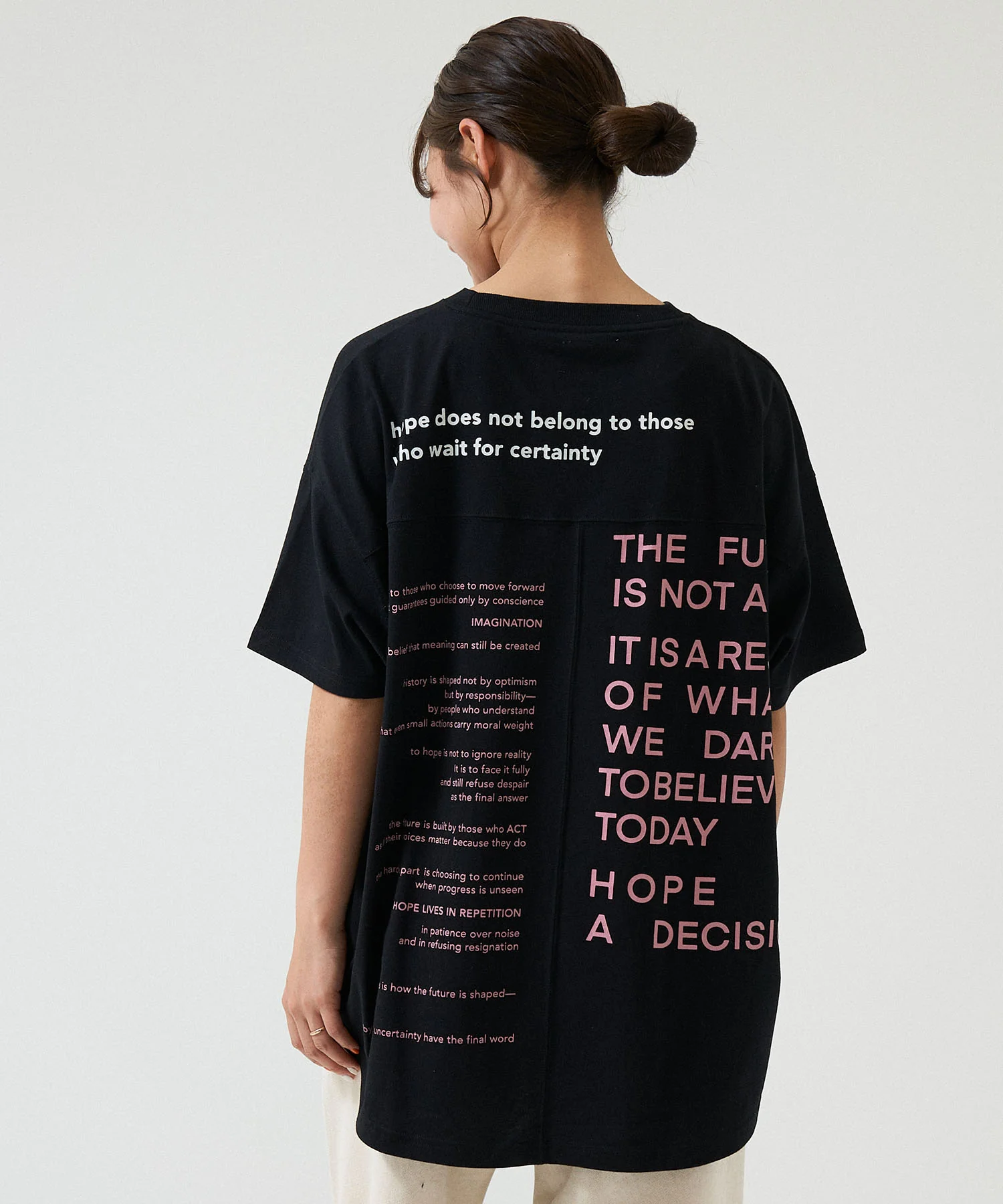 アシメバックロゴ半袖チュニック - Image 11