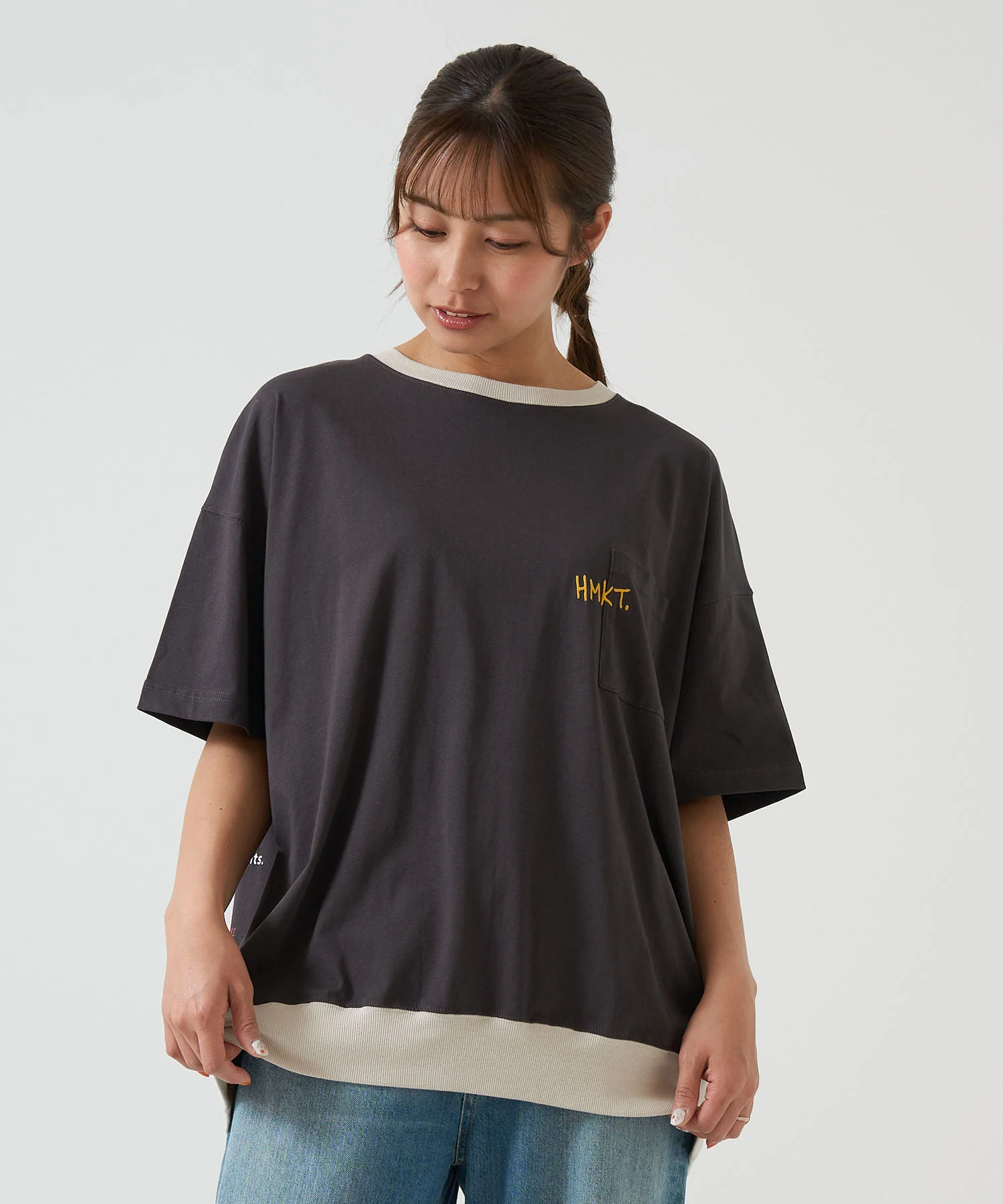 片むね刺繍バックプリントプルオーバー - Image 8