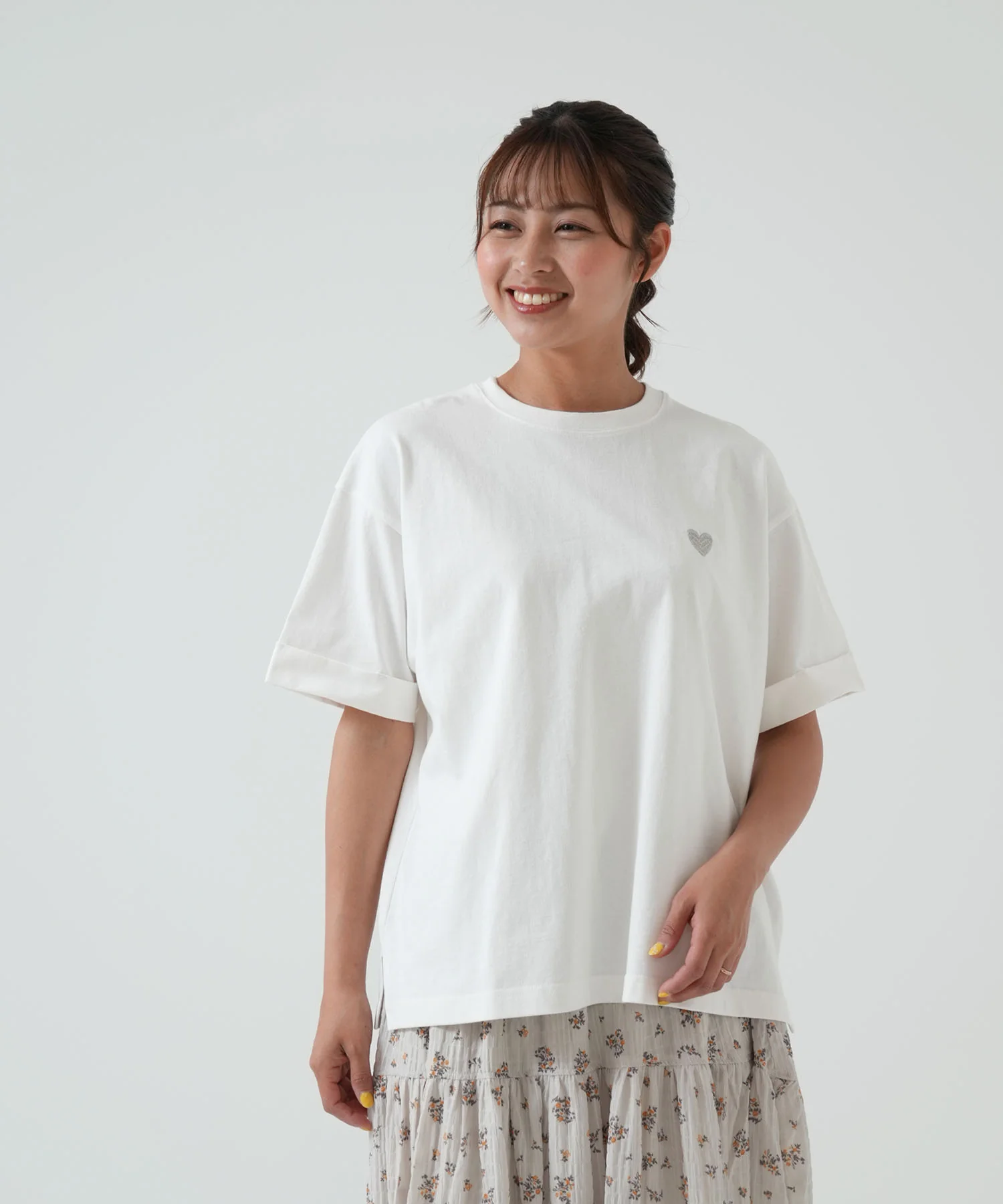 ハート刺繍Tシャツ - Image 2