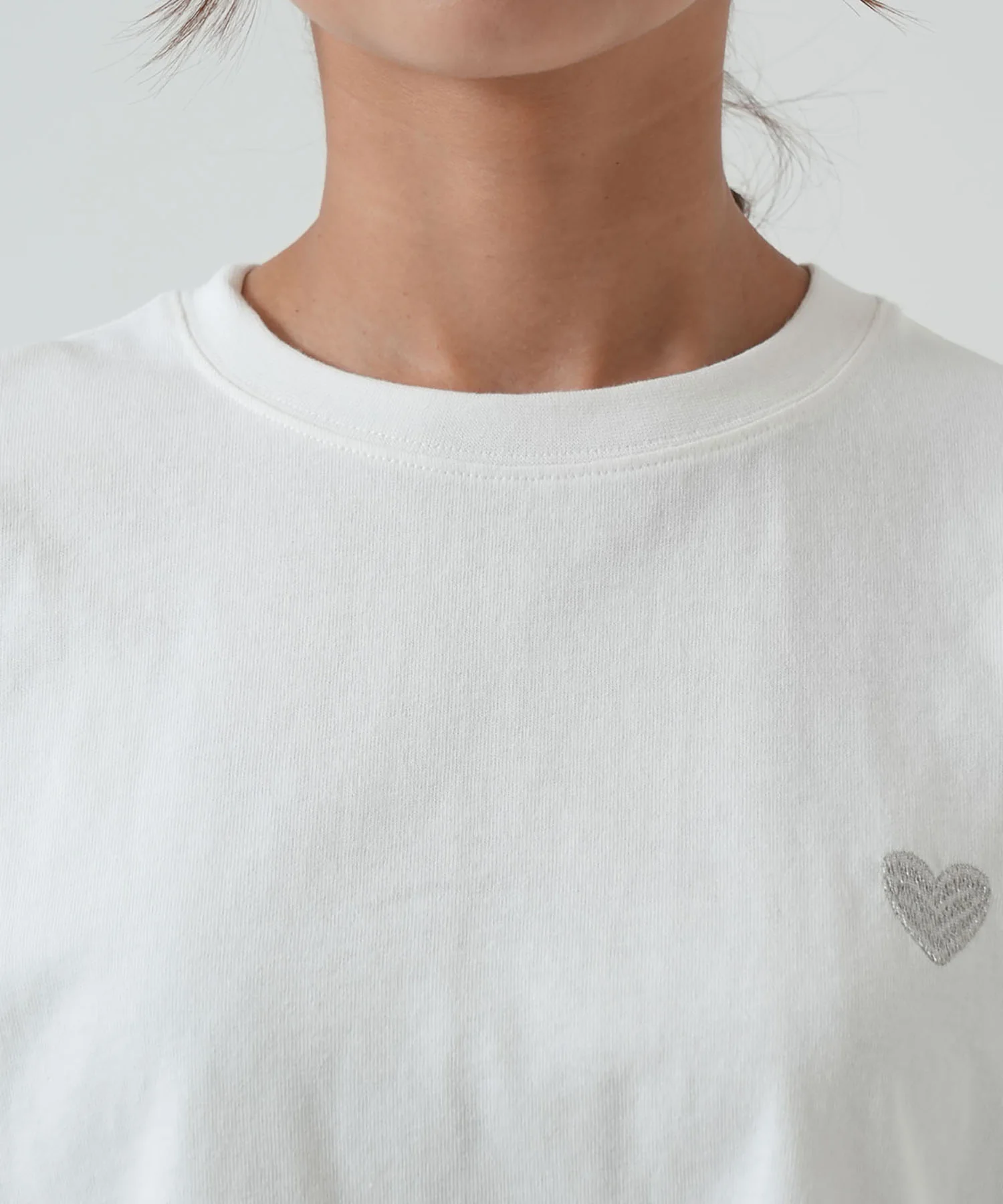 ハート刺繍Tシャツ - Image 23