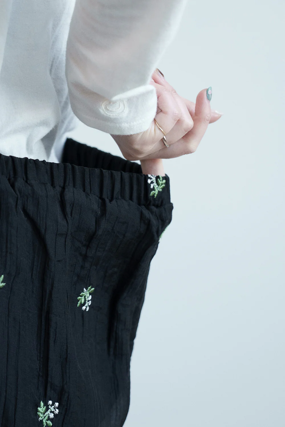 シアー小花刺繍ルーズパンツ - Image 22