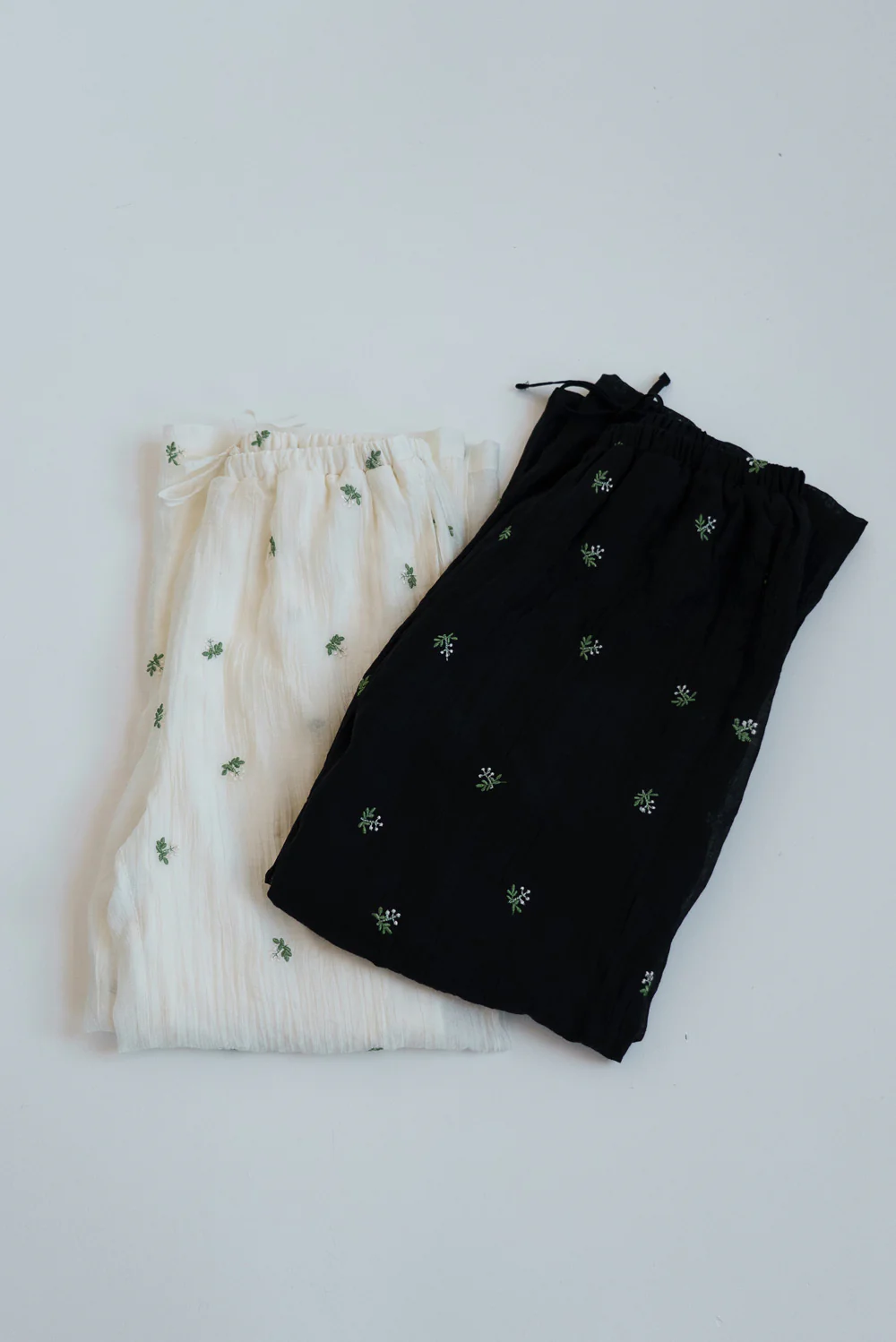 シアー小花刺繍ルーズパンツ - Image 24