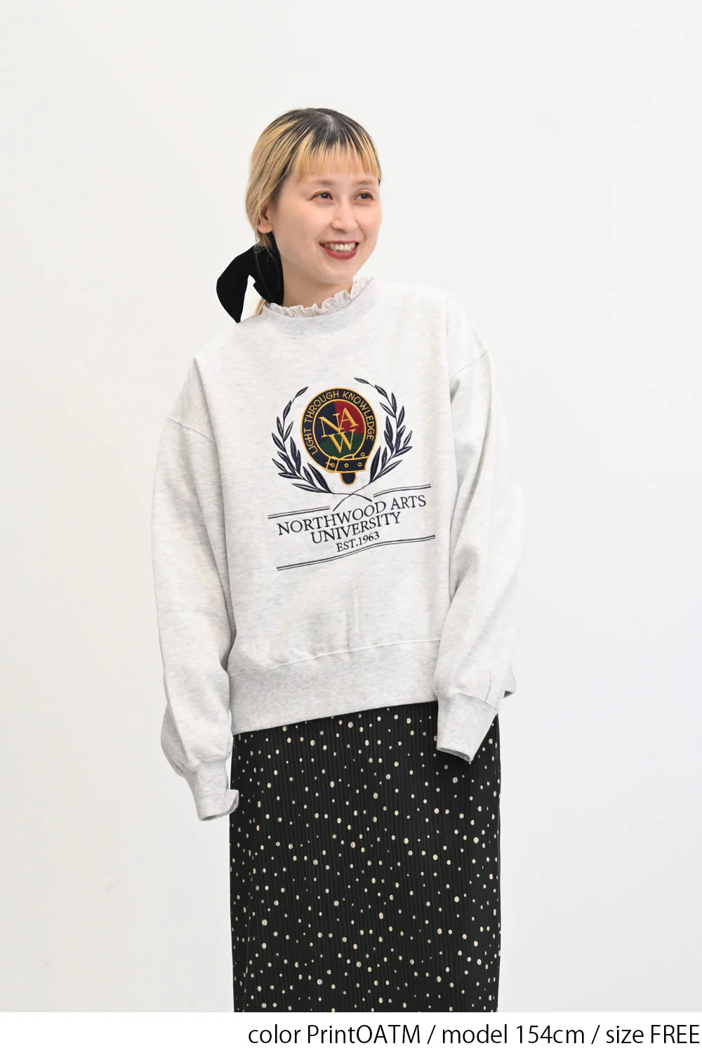 裏起毛エンブレム刺繍プルオーバー - Image 12
