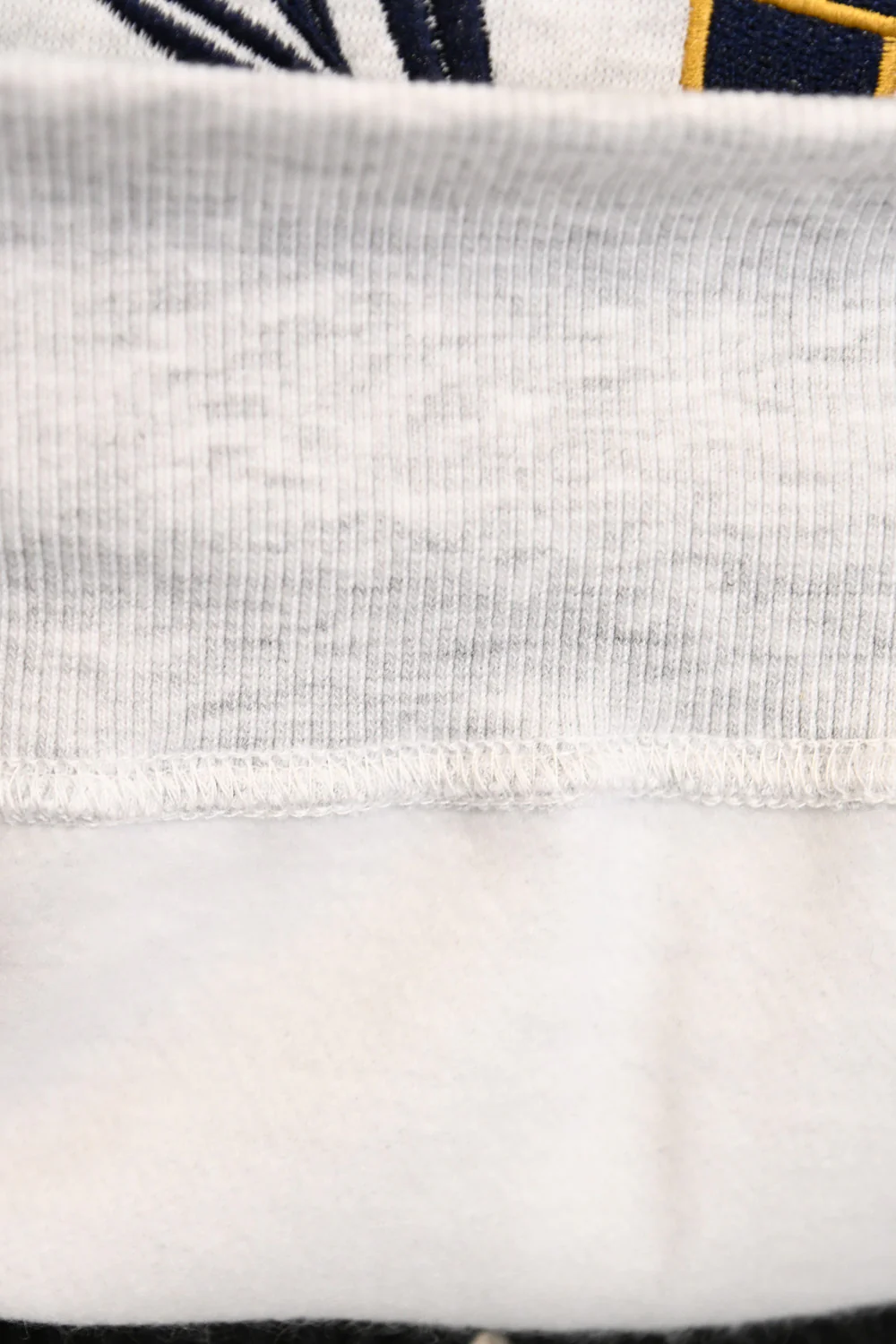 裏起毛エンブレム刺繍プルオーバー - Image 25