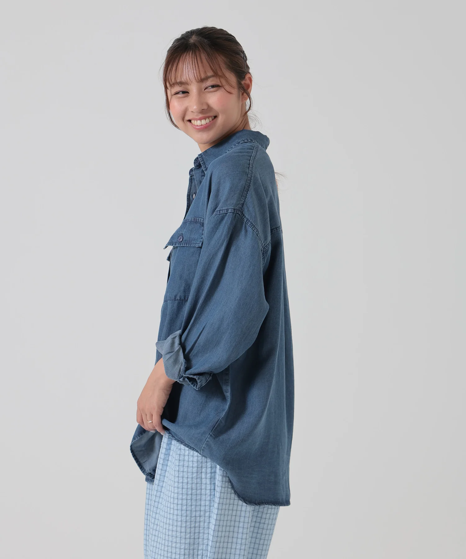 ポケ付き長袖BIGデニムシャツ - Image 11