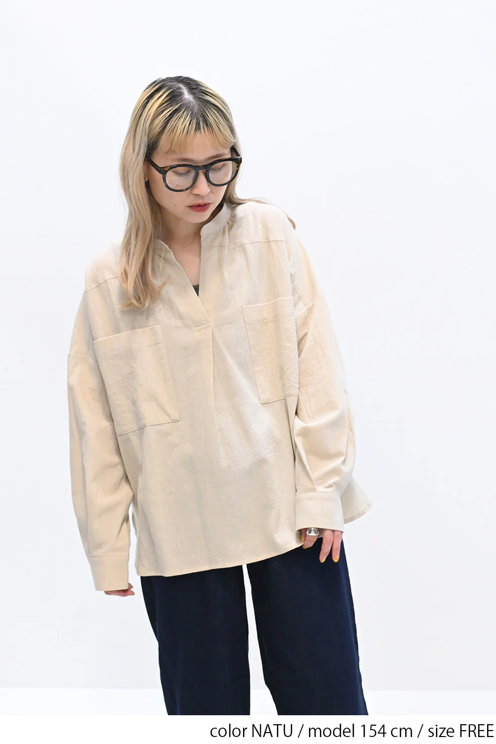 キーネック胸ポケットブラウス - Image 8