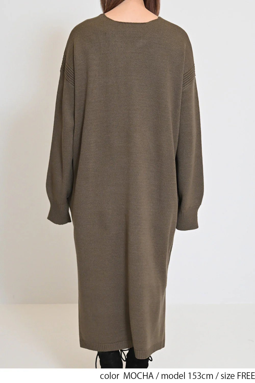 Vネックニットワンピース - Image 13