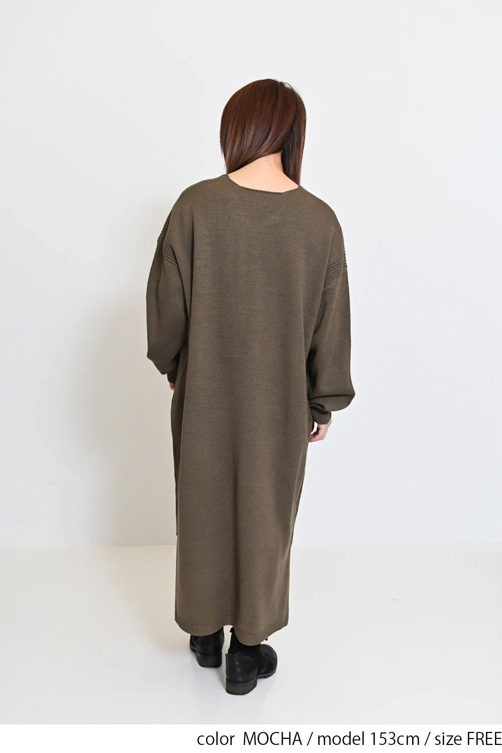 Vネックニットワンピース - Image 6