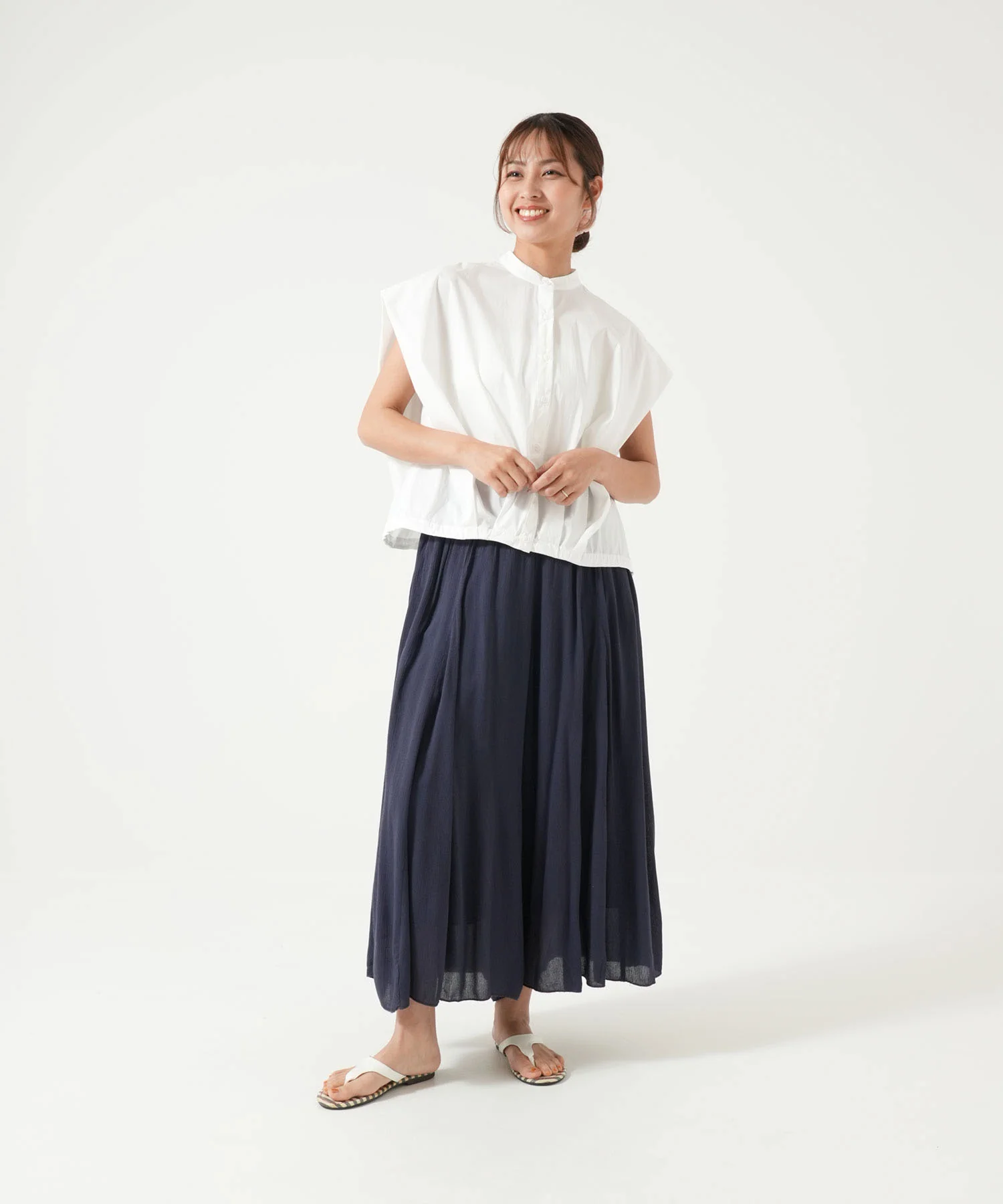 バンドカラー裾ドロスト立体ブラウス - Image 4