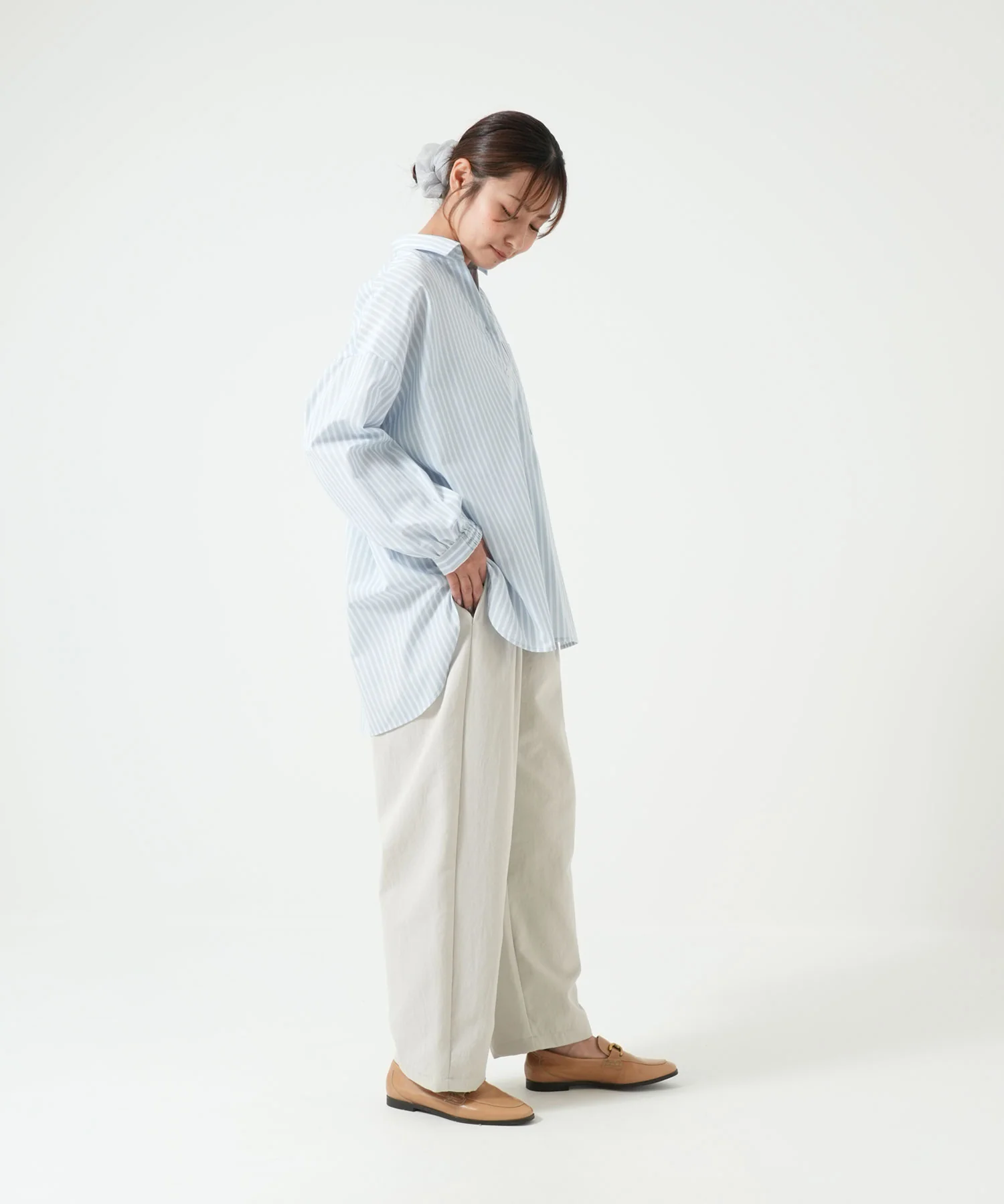 ゆったりラクのびタックワイドパンツ - Image 6